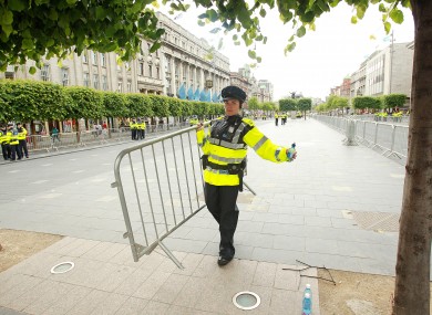 Gardaí seal off O'Connell Street for the Queen's visit