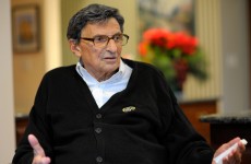 Penn State coach Joe Paterno passes away aged 85