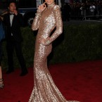 Karolina Kurkova in an awesome hood/turban/dress combo belonging to the Rachel Zoe collection. 