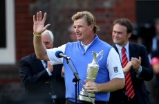 Els takes Open shocker as Scott collapses
