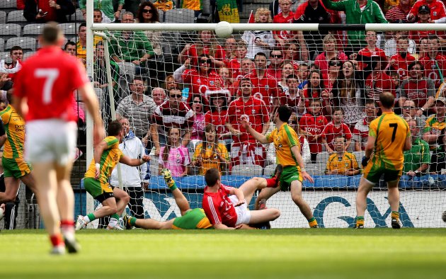 Colm O'Neill hits the cross bar in the second half 26/8/2012